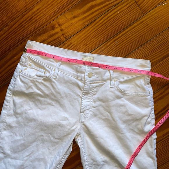 Mother Jeans The Drop Out Soft Focus in Almond White Jeans, Size 28, MSRP $228 - Picture 15 of 15